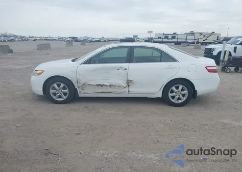 2007 Toyota Camry Le z USA, uszkodzony, nr VIN 4T1BE46K87U525803